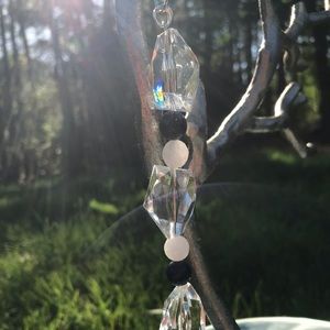 Quartz Reflective Flower Pendant Keychain